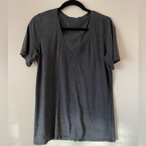 Women’s Lululemon Love V-Neck T-Shirt Size 10 Dark Heather Gray